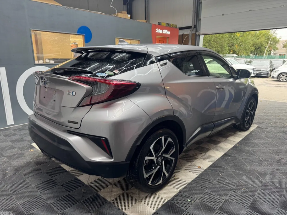 Toyota C-HR SUV, Petrol Hybrid, 2019, Silver