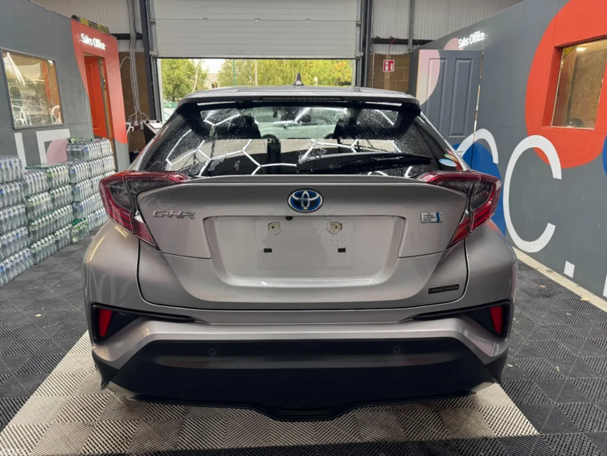 Toyota C-HR SUV, Petrol Hybrid, 2019, Silver