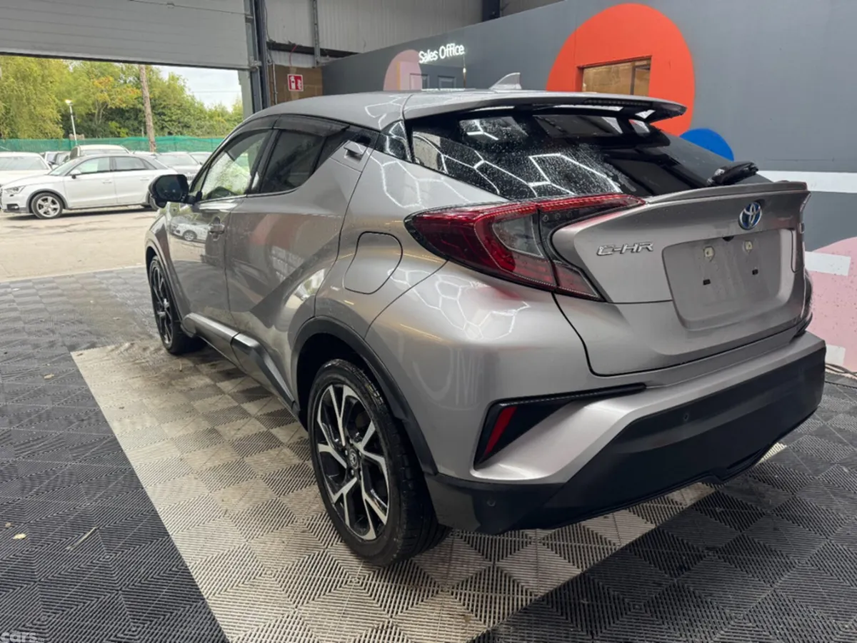 Toyota C-HR SUV, Petrol Hybrid, 2019, Silver