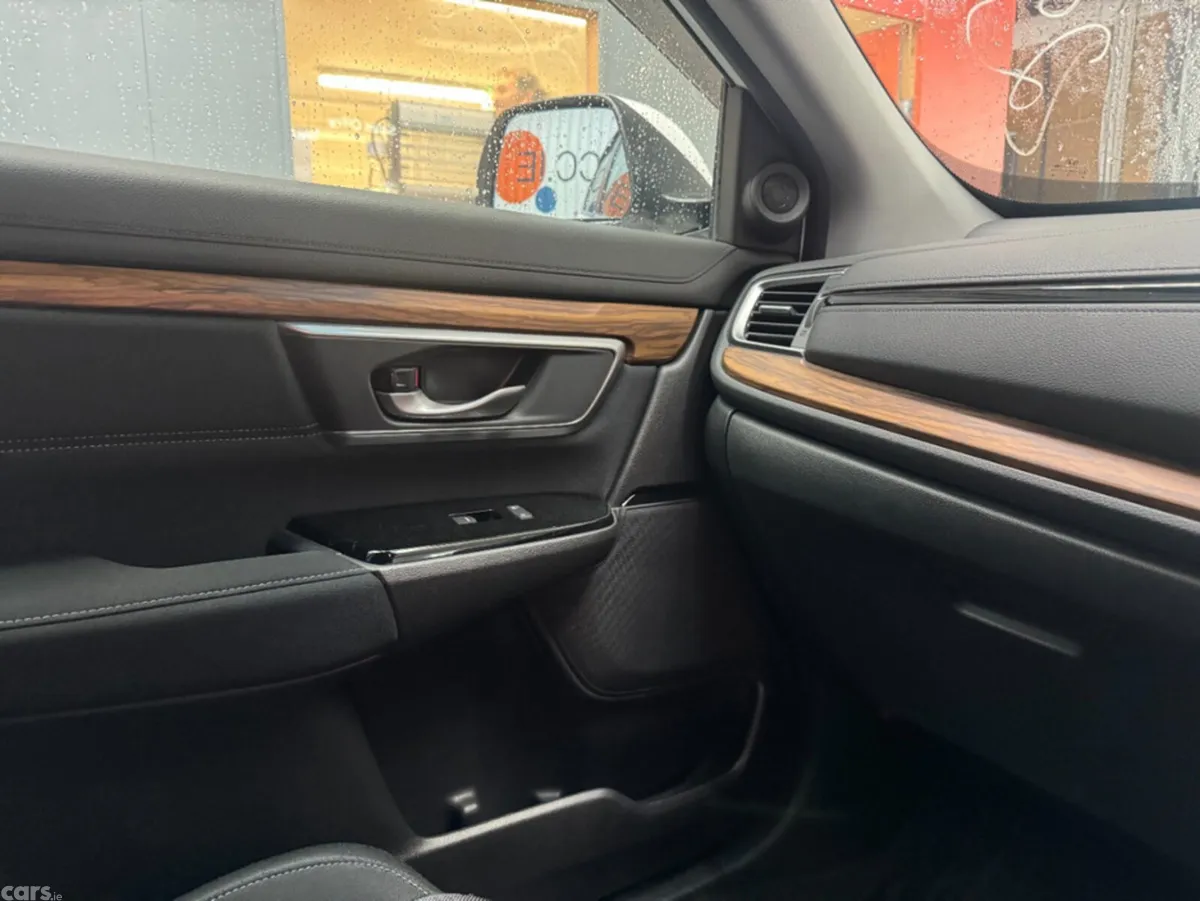 Honda CR-V SUV, Petrol Hybrid, 2019, White