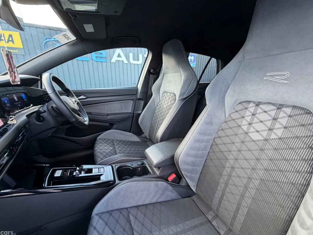Volkswagen Golf Hatchback, Diesel, 2023, White