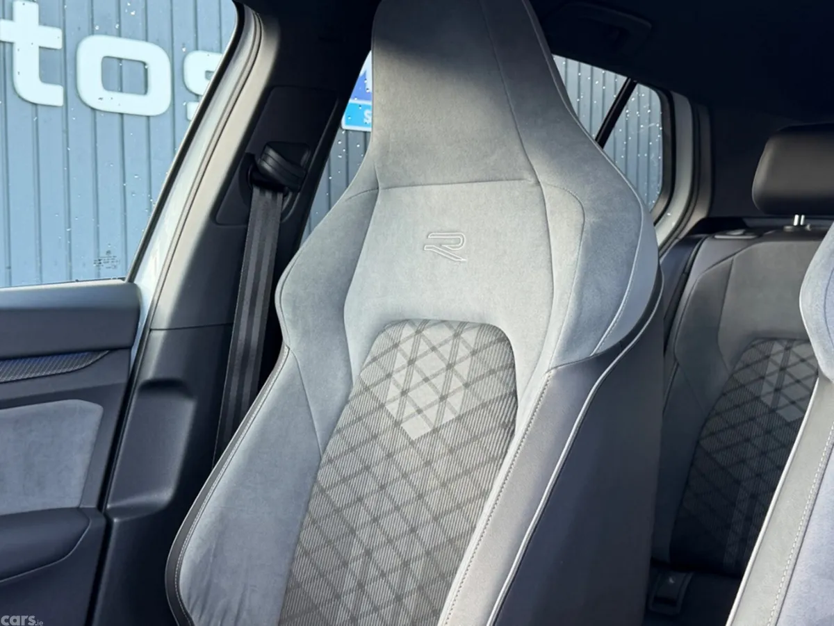 Volkswagen Golf Hatchback, Diesel, 2023, White