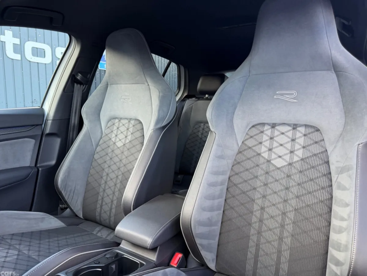 Volkswagen Golf Hatchback, Diesel, 2023, White