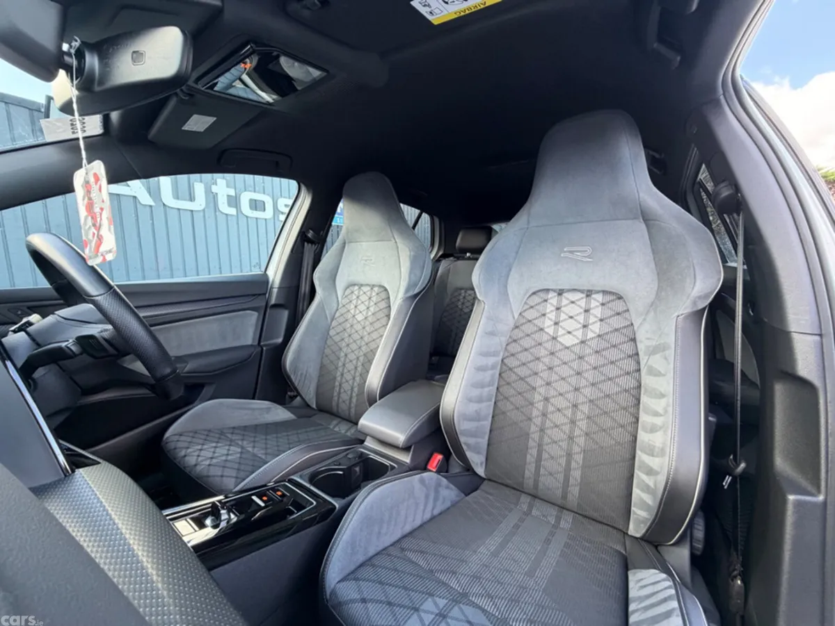 Volkswagen Golf Hatchback, Diesel, 2023, White