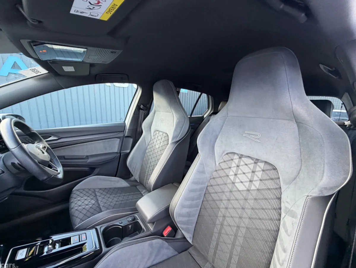 Volkswagen Golf Hatchback, Diesel, 2023, White