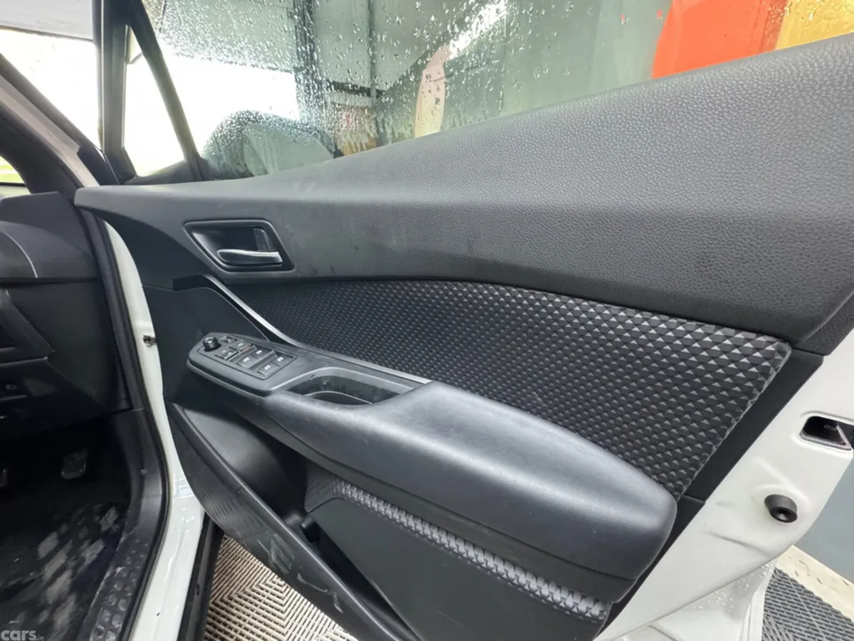 Toyota C-HR SUV, Petrol, 2019, White