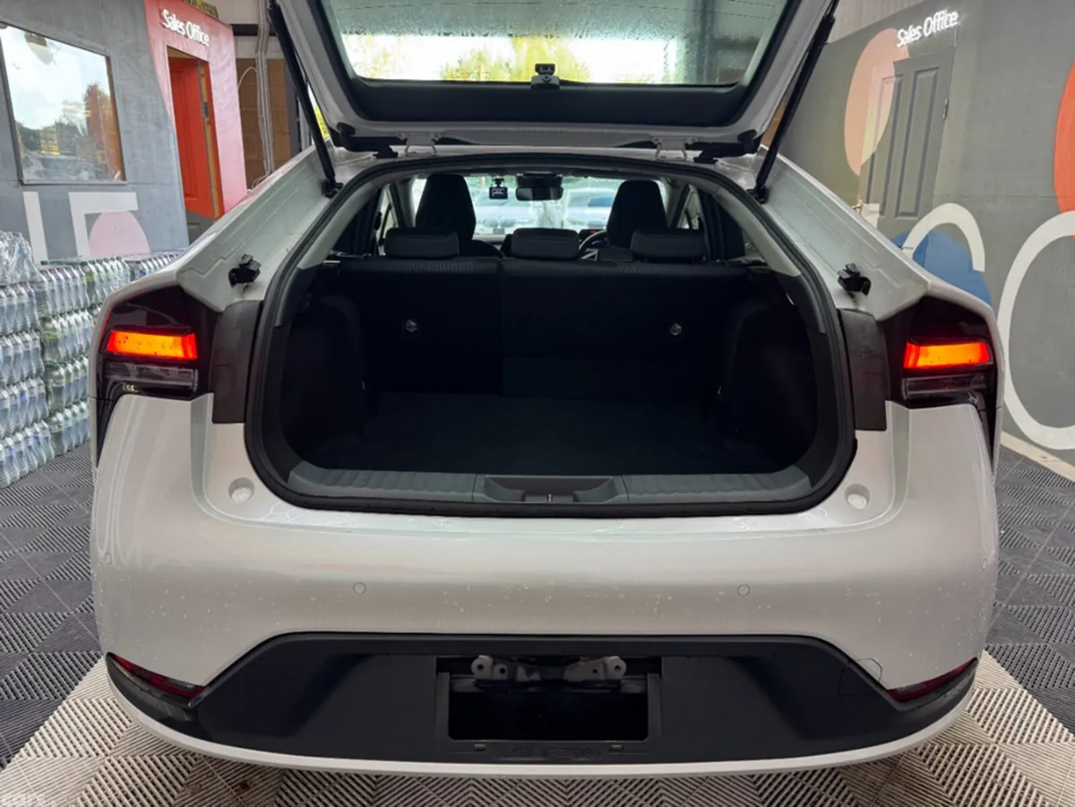 Toyota Prius Saloon, Petrol Hybrid, 2024, White