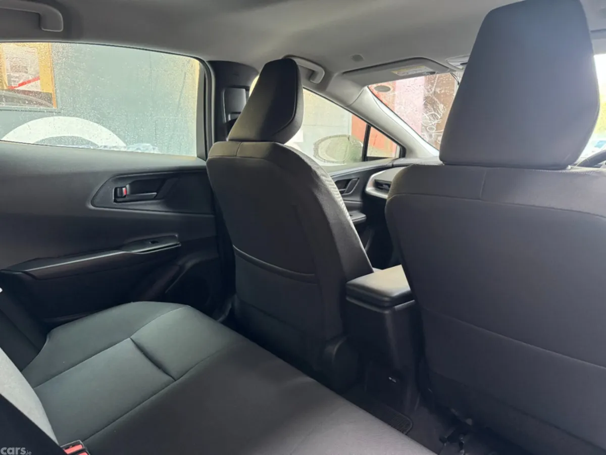 Toyota Prius Saloon, Petrol Hybrid, 2024, White