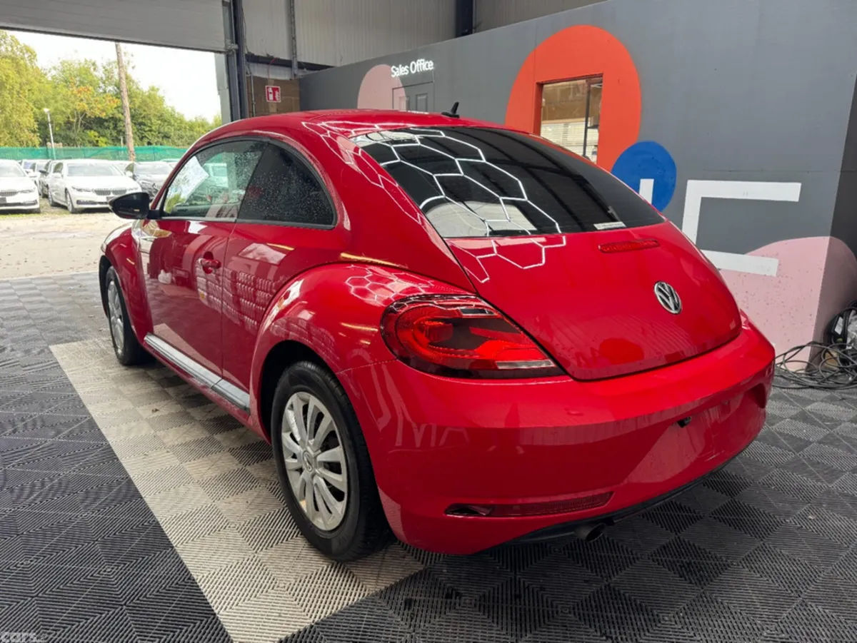 Volkswagen Beetle 2017 VOLKSWAGEN BEETLE 92,000KM, Lusk