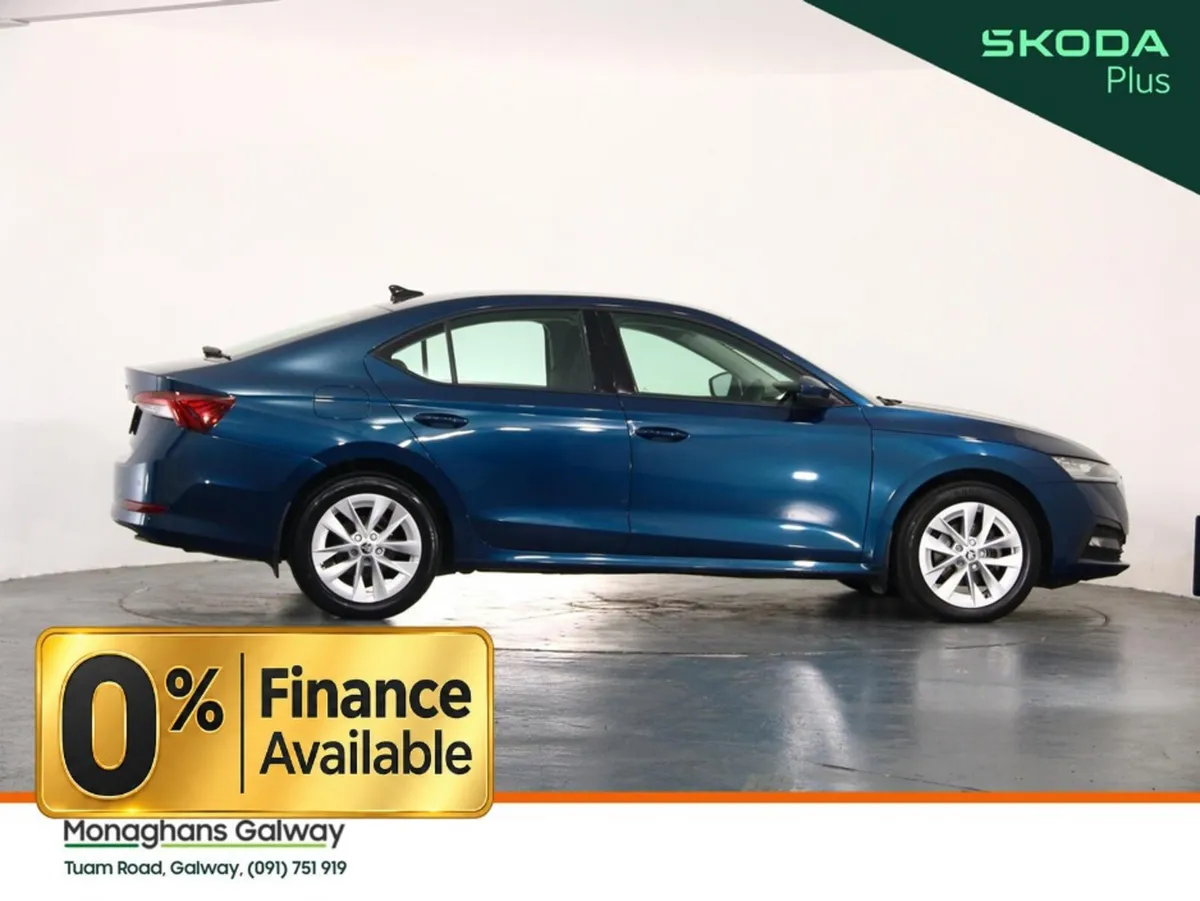 Skoda Octavia Hatchback, Diesel, 2023, Blue