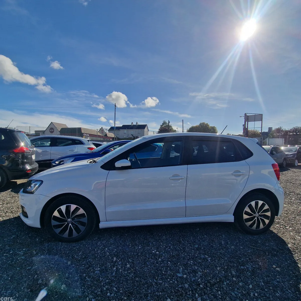 Volkswagen Polo Hatchback, Petrol, 2016, White