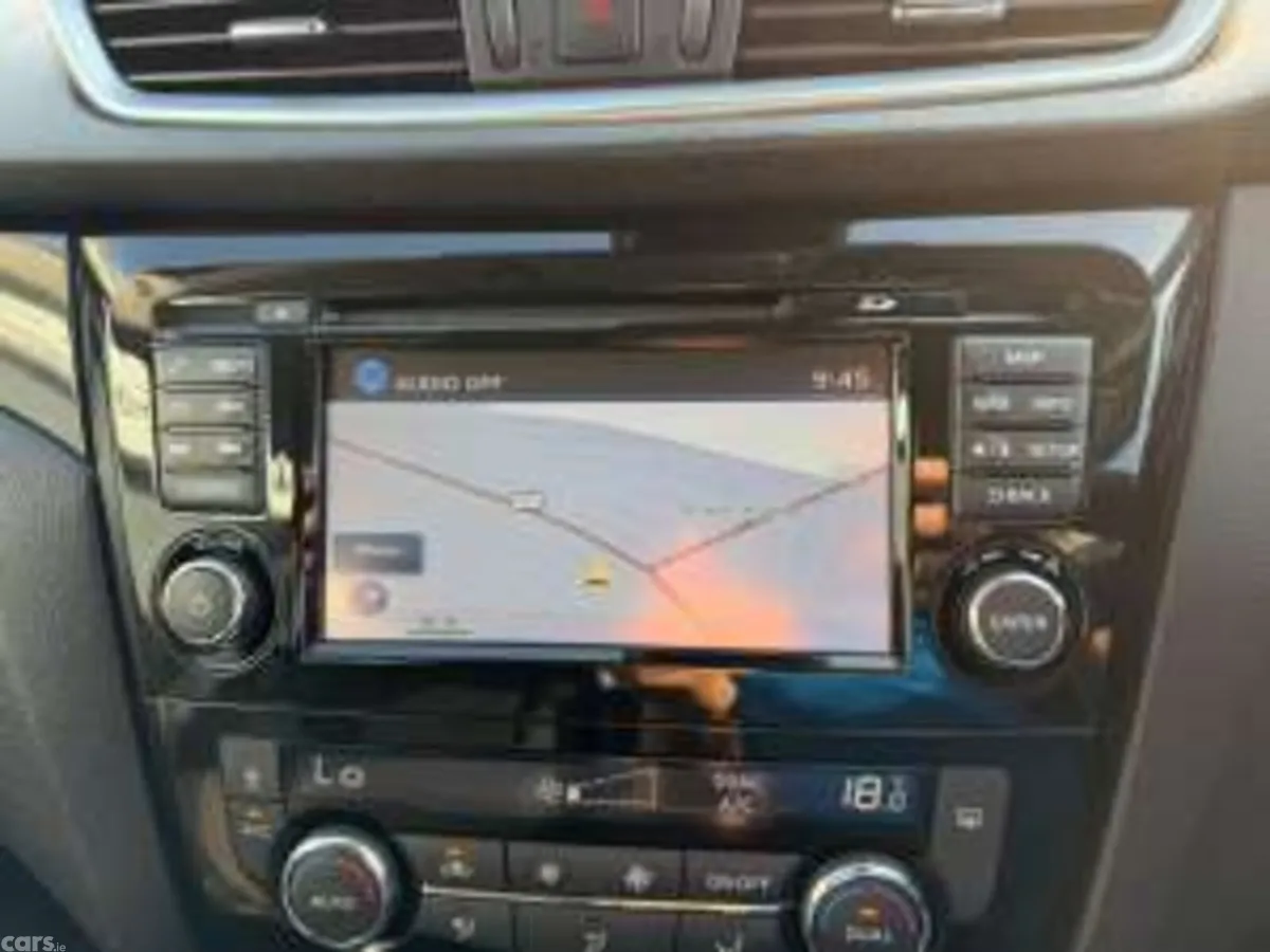 Nissan Qashqai SUV, Diesel, 2018, Red