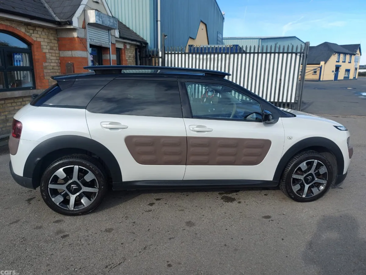 Citroen C4 Cactus Hatchback, Petrol, 2015, White