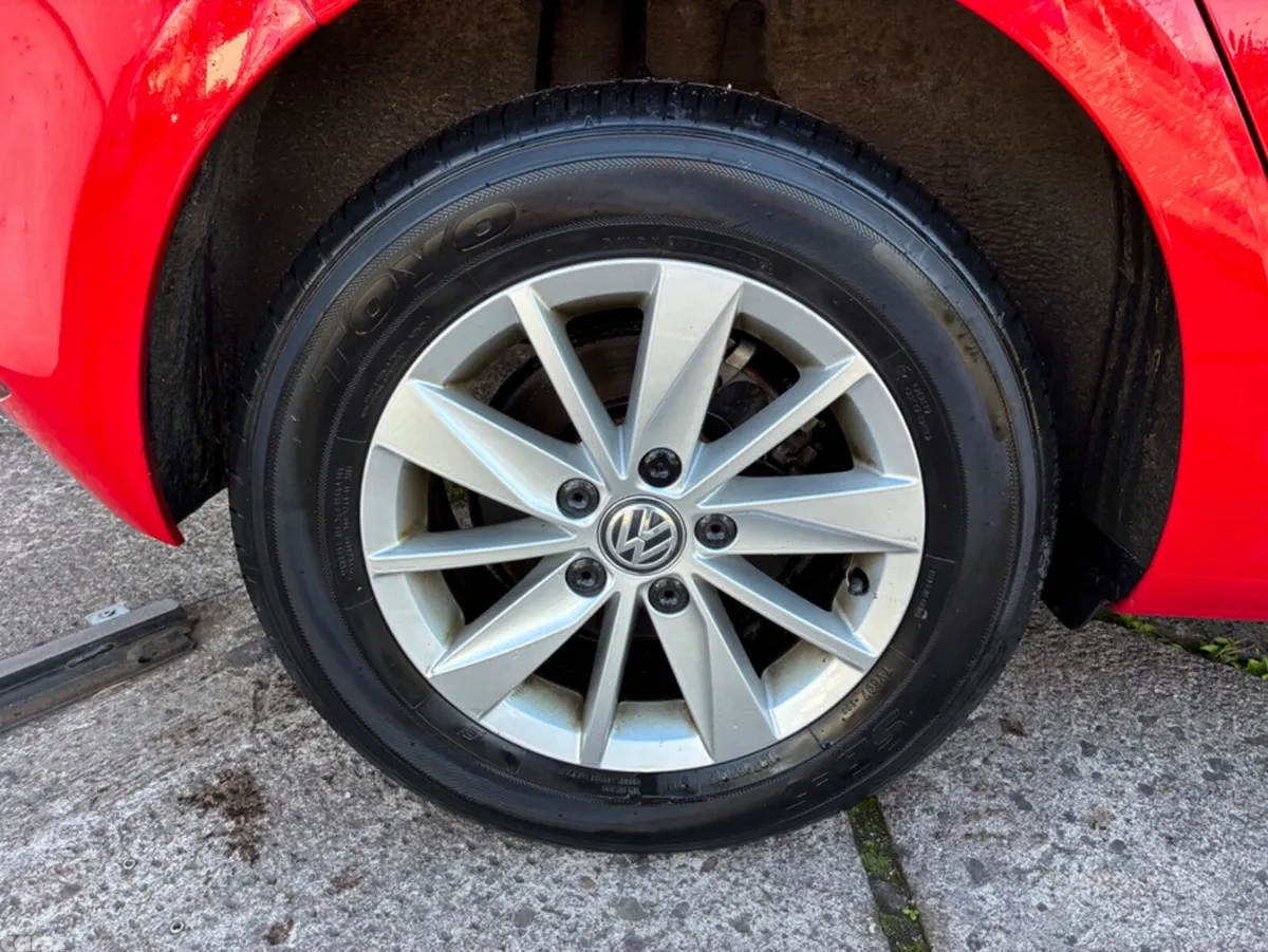 Volkswagen Golf Hatchback, Petrol, 2016, Red