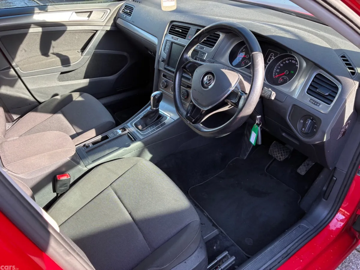 Volkswagen Golf Hatchback, Petrol, 2016, Red