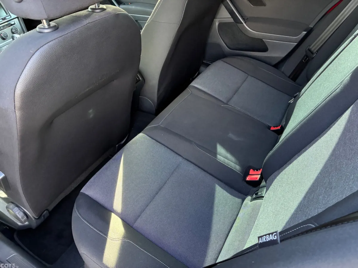 Volkswagen Golf Hatchback, Petrol, 2016, Red