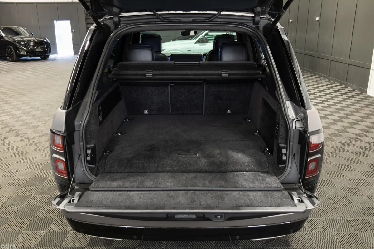 Land Rover Range Rover SUV, Petrol Plug-in Hybrid, 2021, Grey