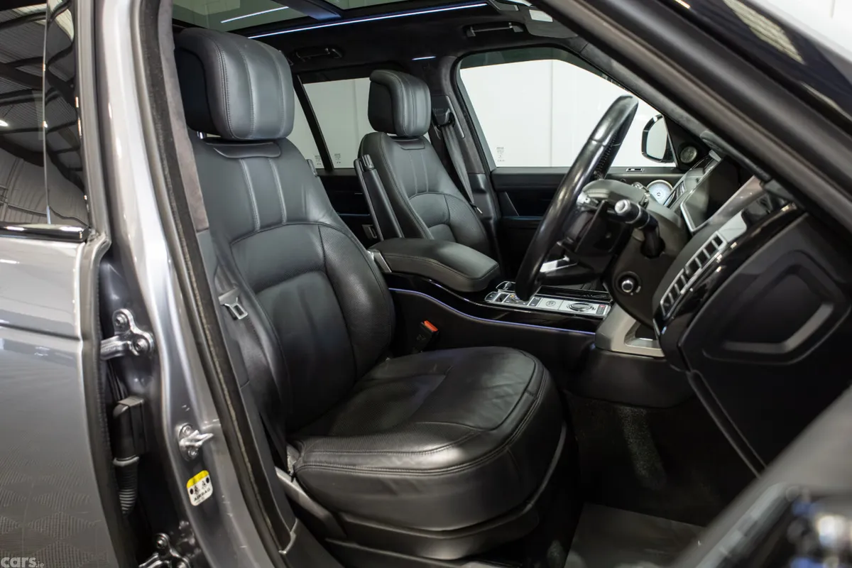 Land Rover Range Rover SUV, Petrol Plug-in Hybrid, 2021, Grey
