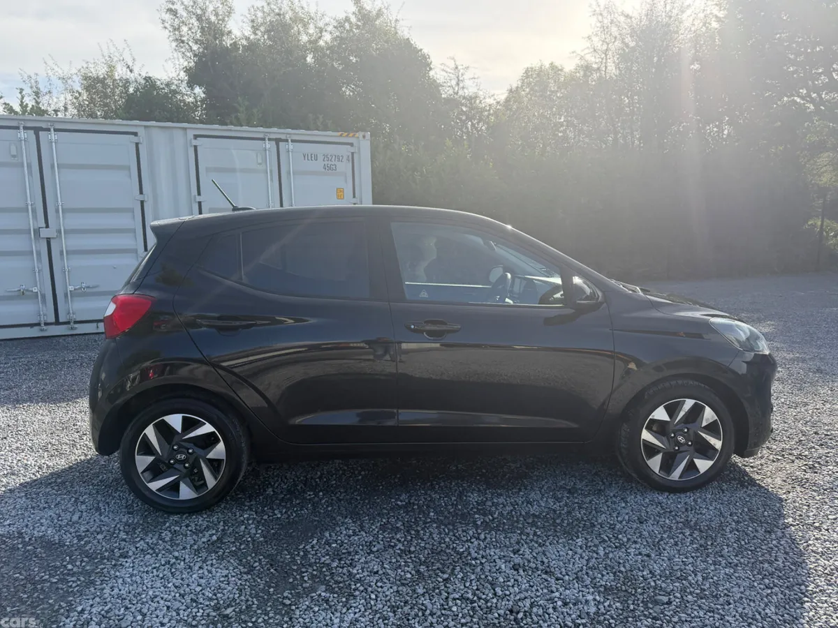 Hyundai i10 Hatchback, Petrol, 2023, Black