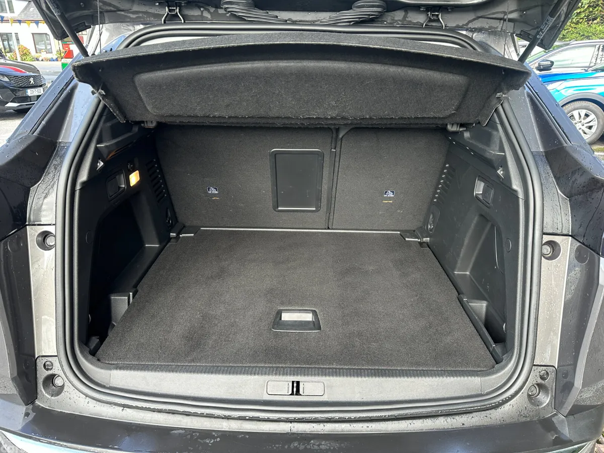 Peugeot 3008 MPV, Diesel, 2021, Grey
