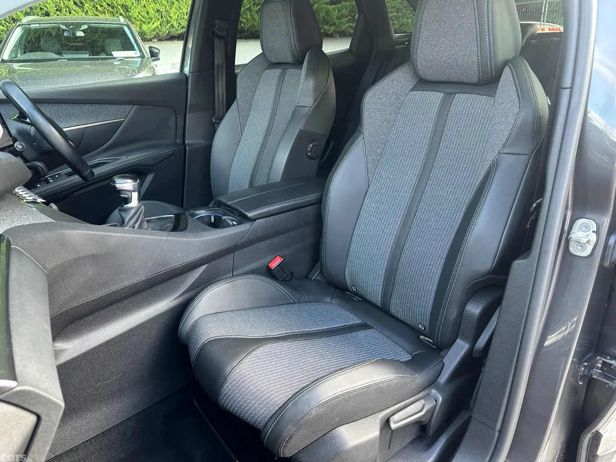 Peugeot 3008 MPV, Diesel, 2021, Grey