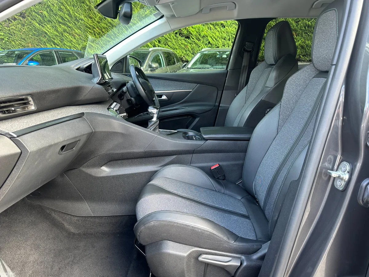 Peugeot 3008 MPV, Diesel, 2021, Grey