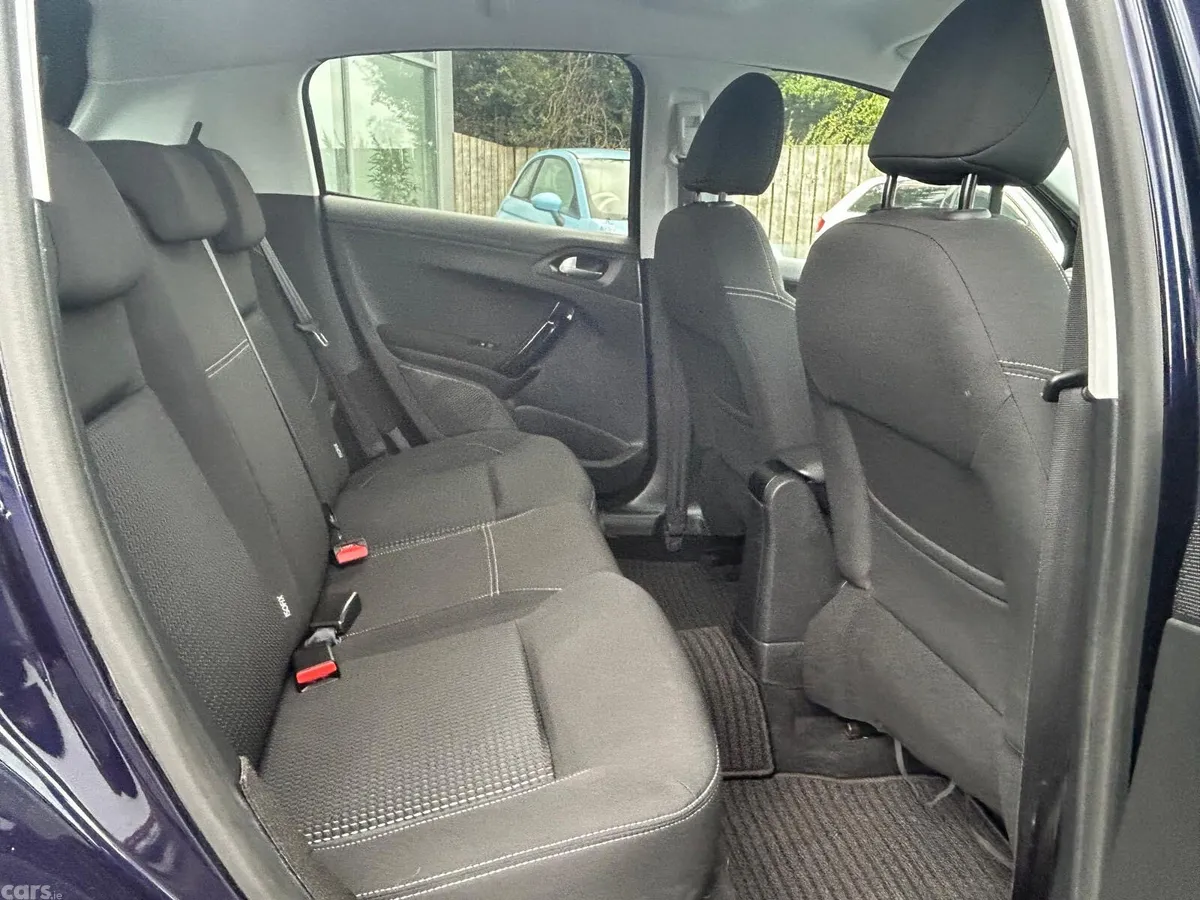 Peugeot 208 Hatchback, Petrol, 2019, Blue