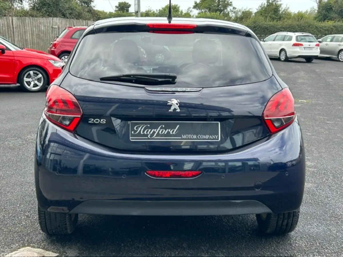 Peugeot 208 Hatchback, Petrol, 2019, Blue