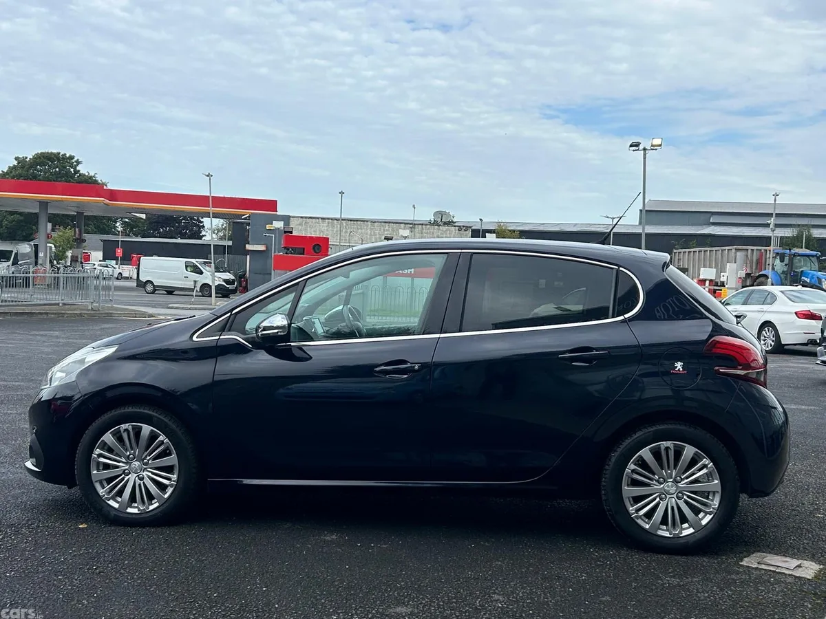 Peugeot 208 Hatchback, Petrol, 2019, Blue