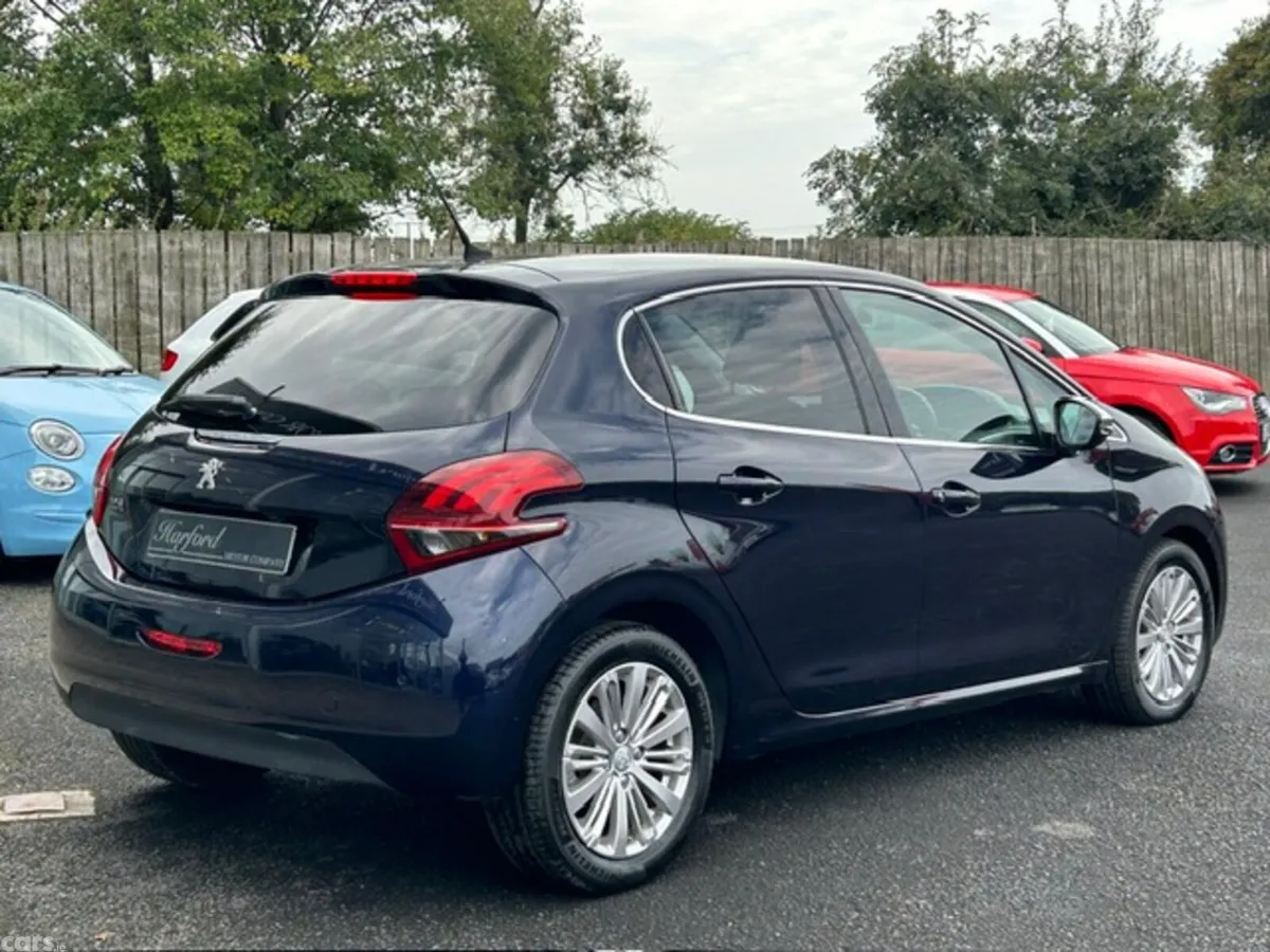 Peugeot 208 Hatchback, Petrol, 2019, Blue