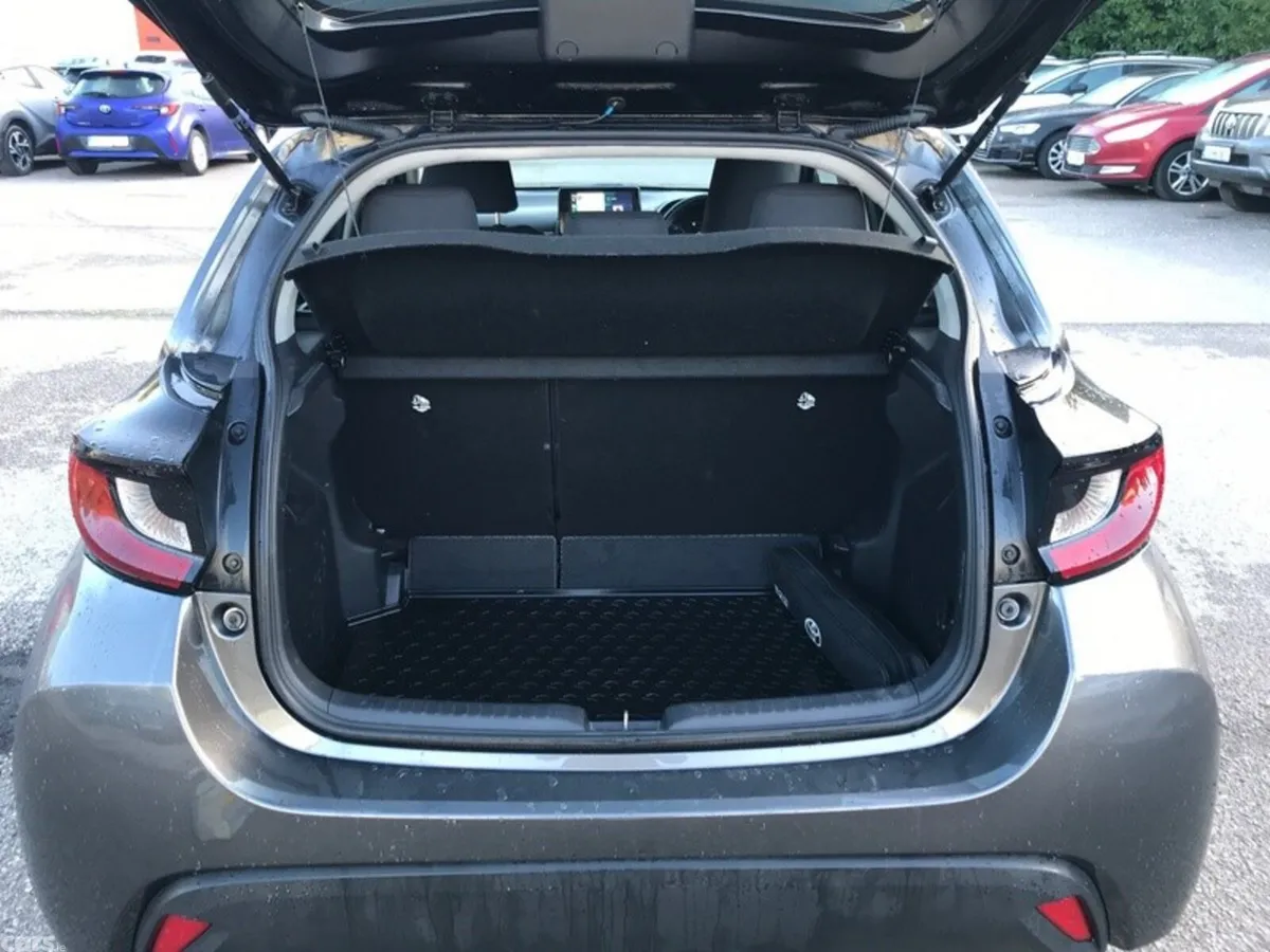 Toyota Yaris Hatchback, Petrol Hybrid, 2024, Grey