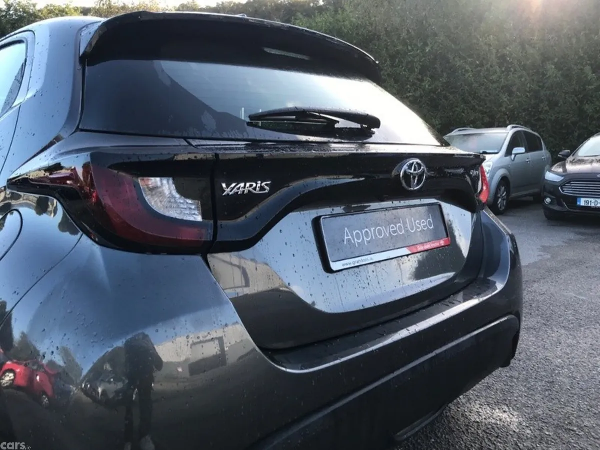 Toyota Yaris Hatchback, Petrol Hybrid, 2024, Grey