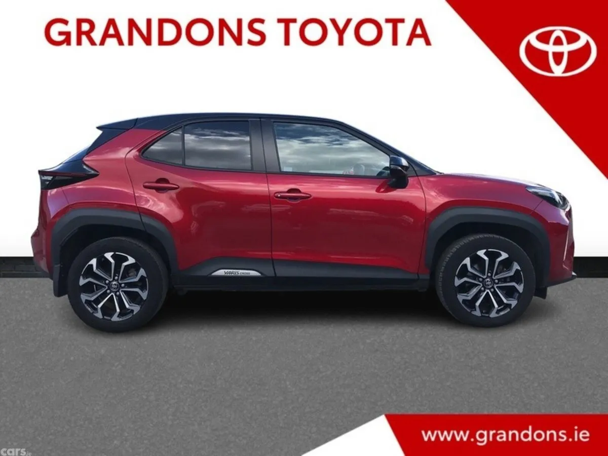 Toyota Yaris Cross Hatchback, Petrol Hybrid, 2023, Red