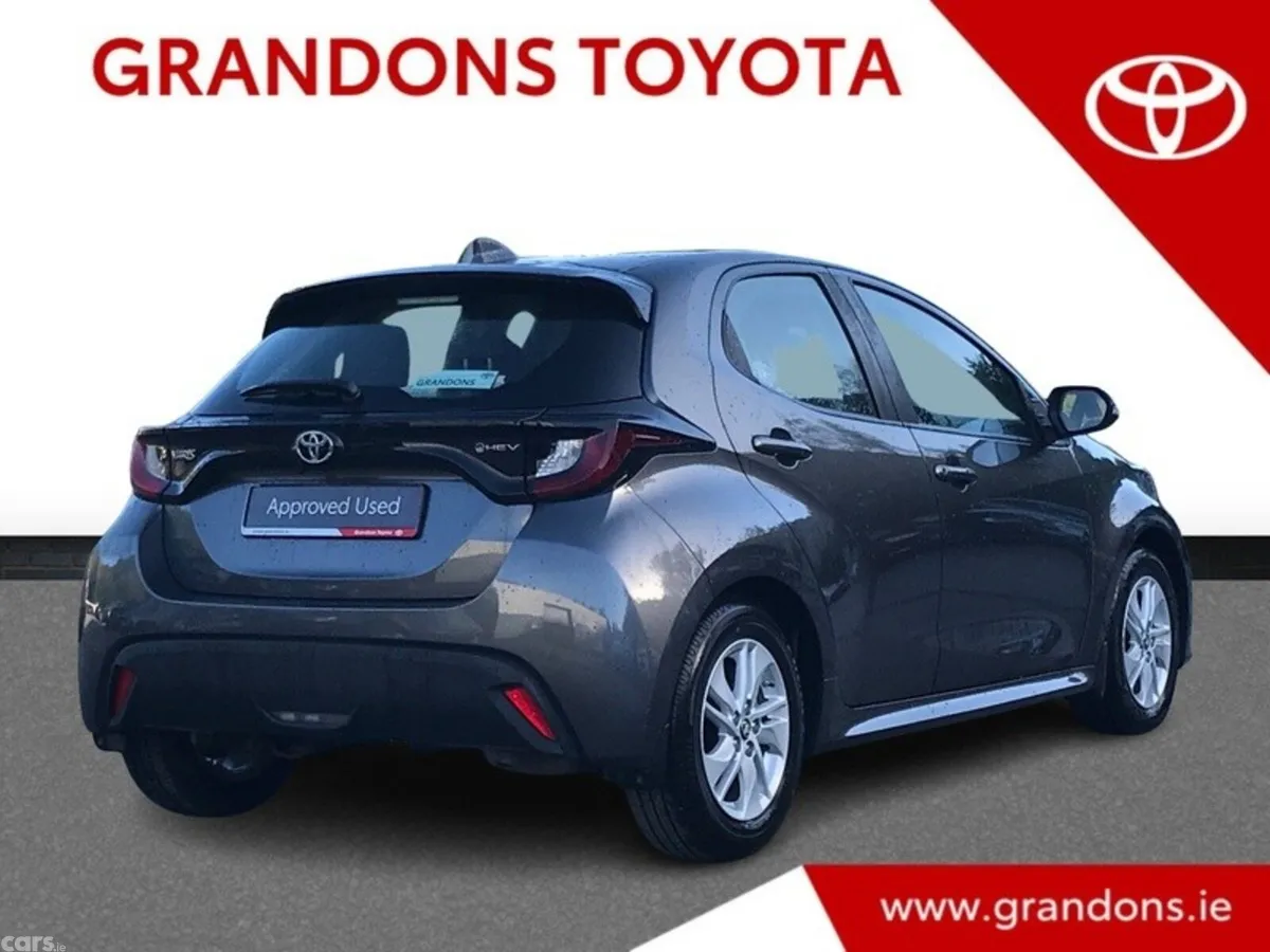 Toyota Yaris Hatchback, Petrol Hybrid, 2024, Grey