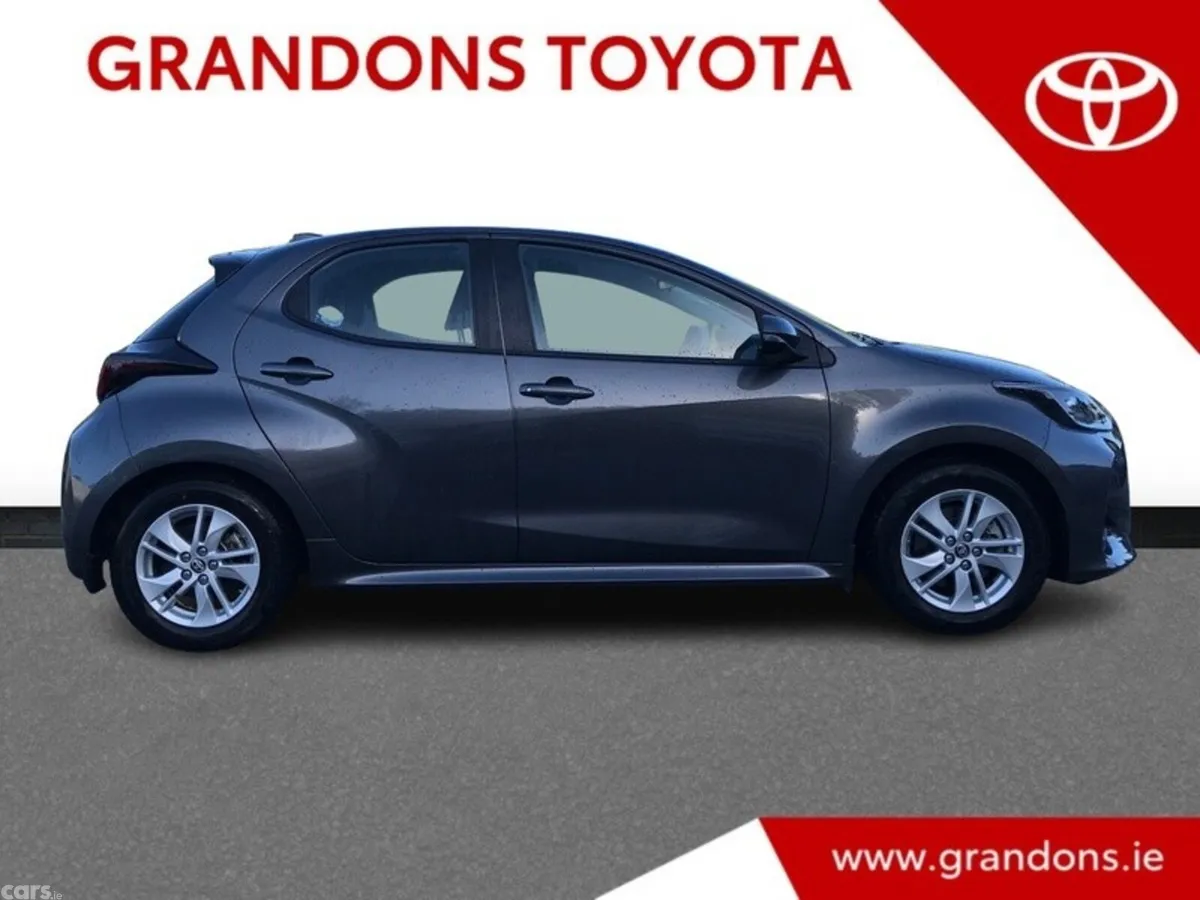 Toyota Yaris Hatchback, Petrol Hybrid, 2024, Grey