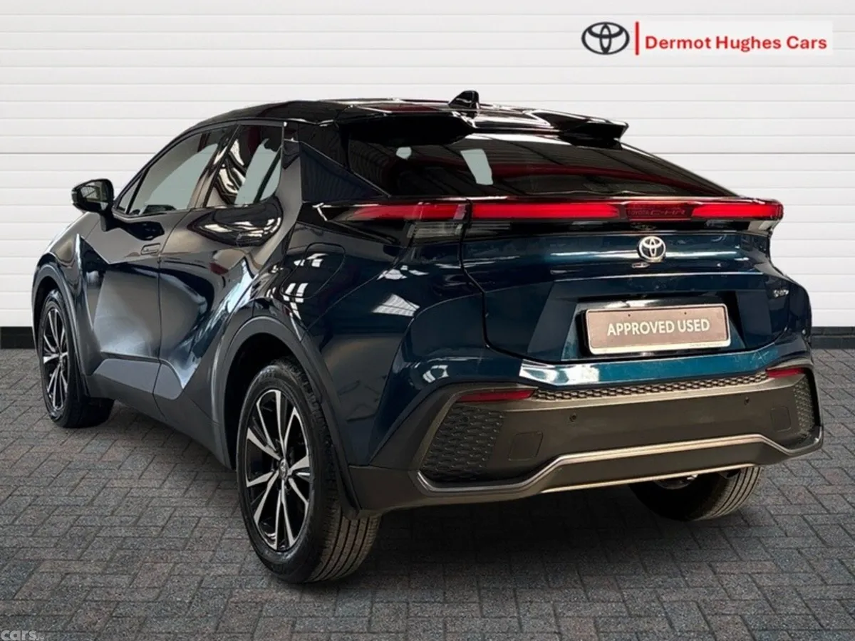 Toyota C-HR SUV, Petrol Hybrid, 2024, Blue