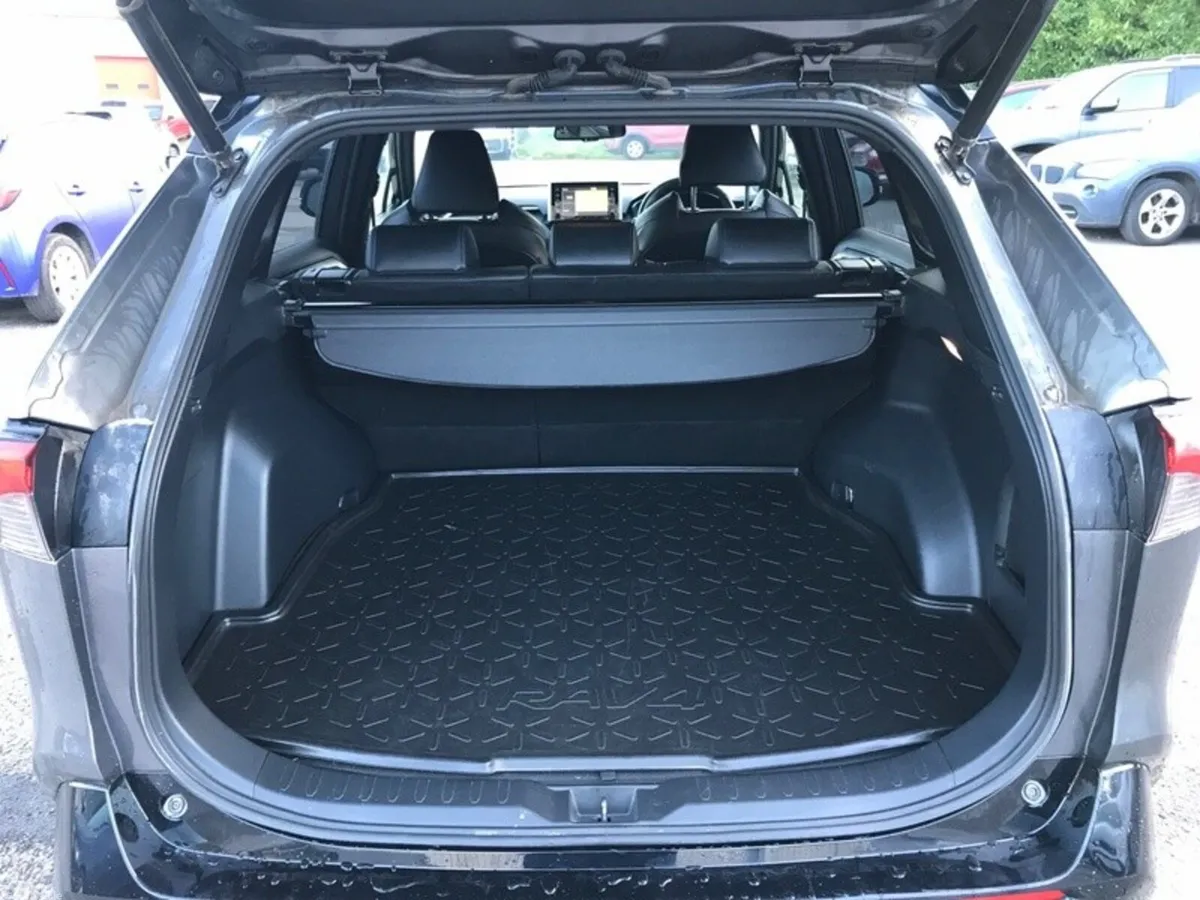 Toyota RAV4 SUV, Petrol Hybrid, 2022, Grey