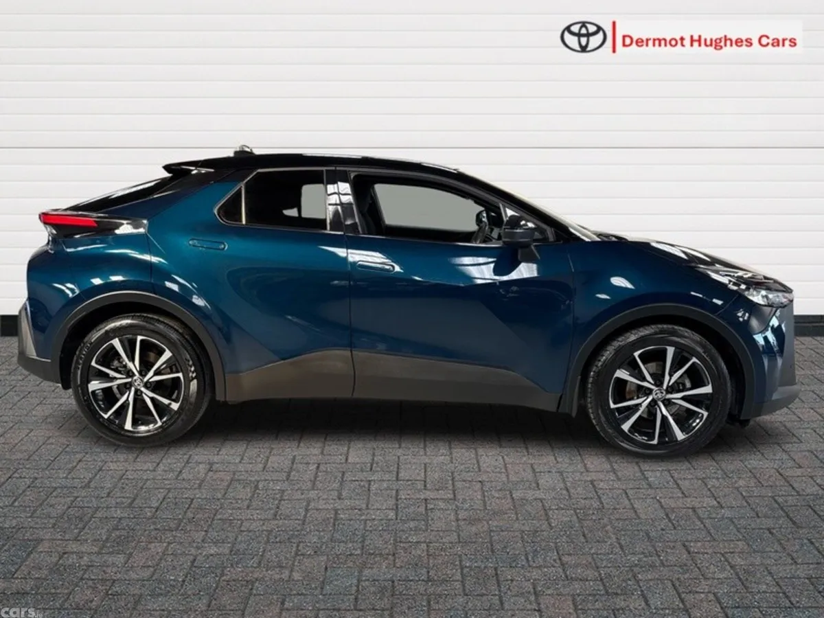 Toyota C-HR SUV, Petrol Hybrid, 2024, Blue