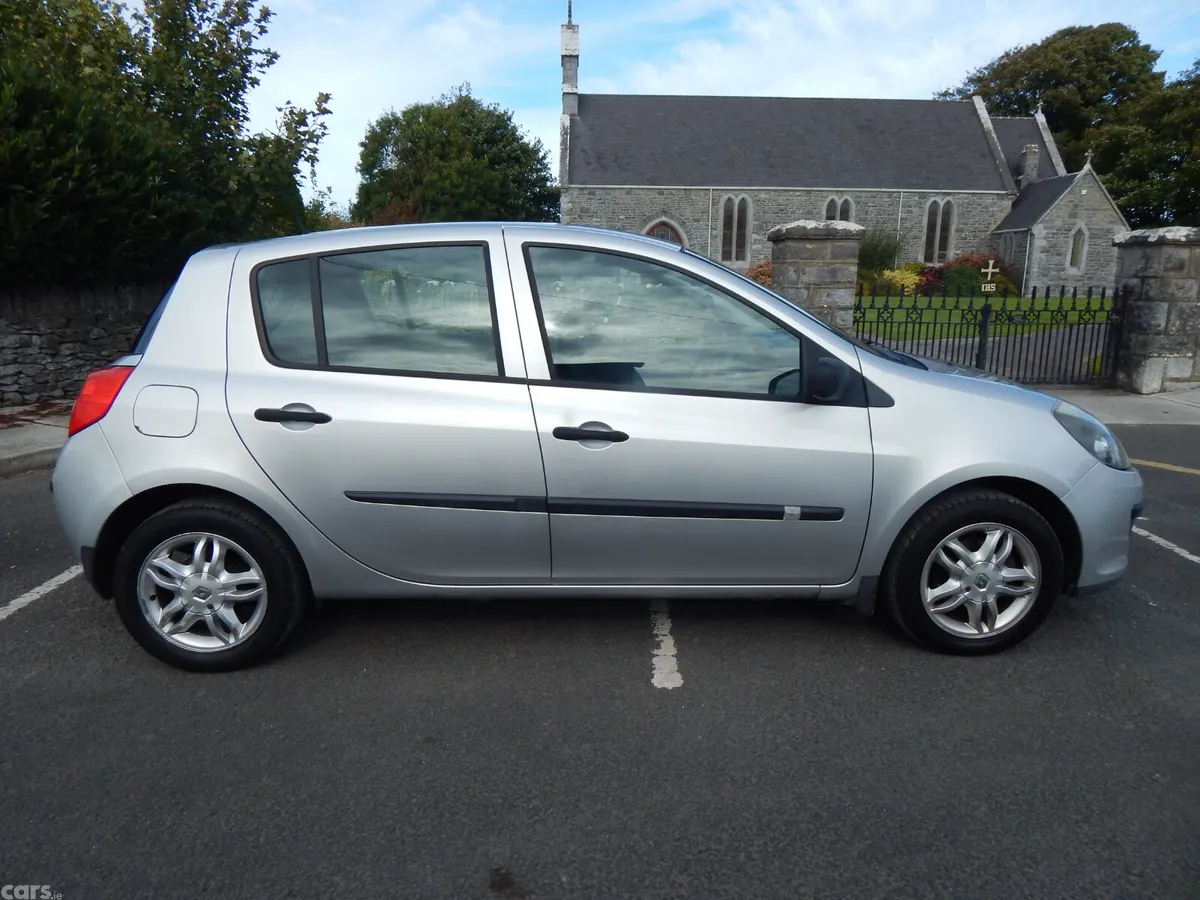 Renault Clio Hatchback, Petrol, 2006, Silver