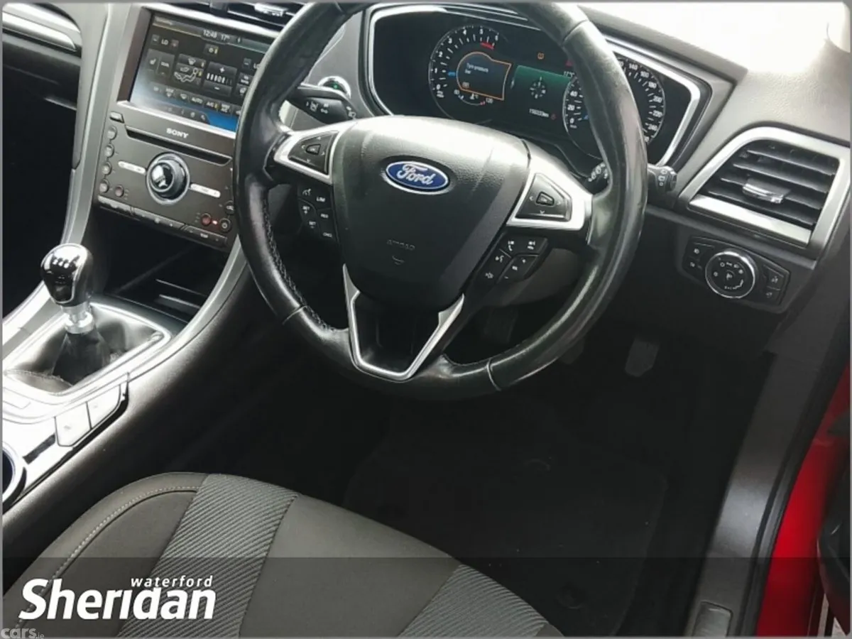 Ford Mondeo Hatchback, Diesel, 2016, Red