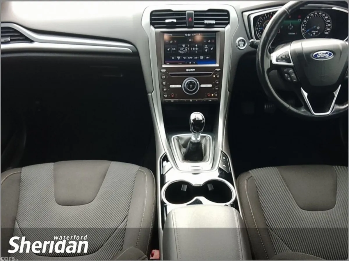 Ford Mondeo Hatchback, Diesel, 2016, Red