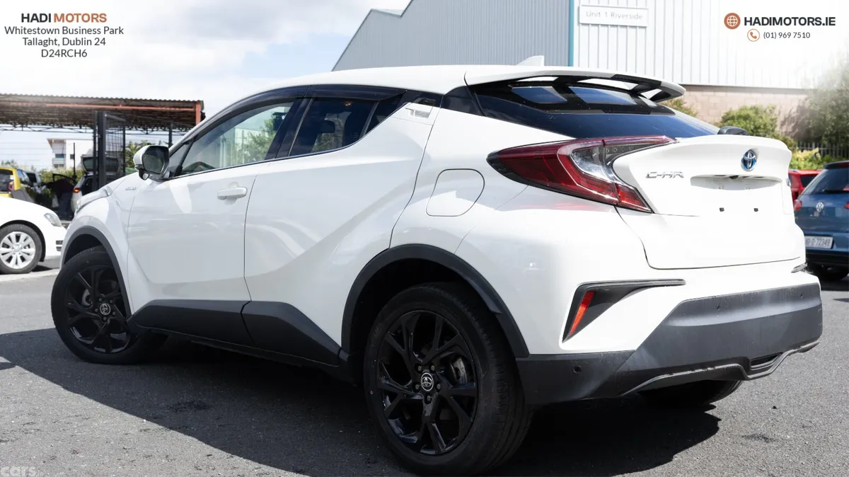 Toyota C-HR SUV, Petrol Hybrid, 2019, White