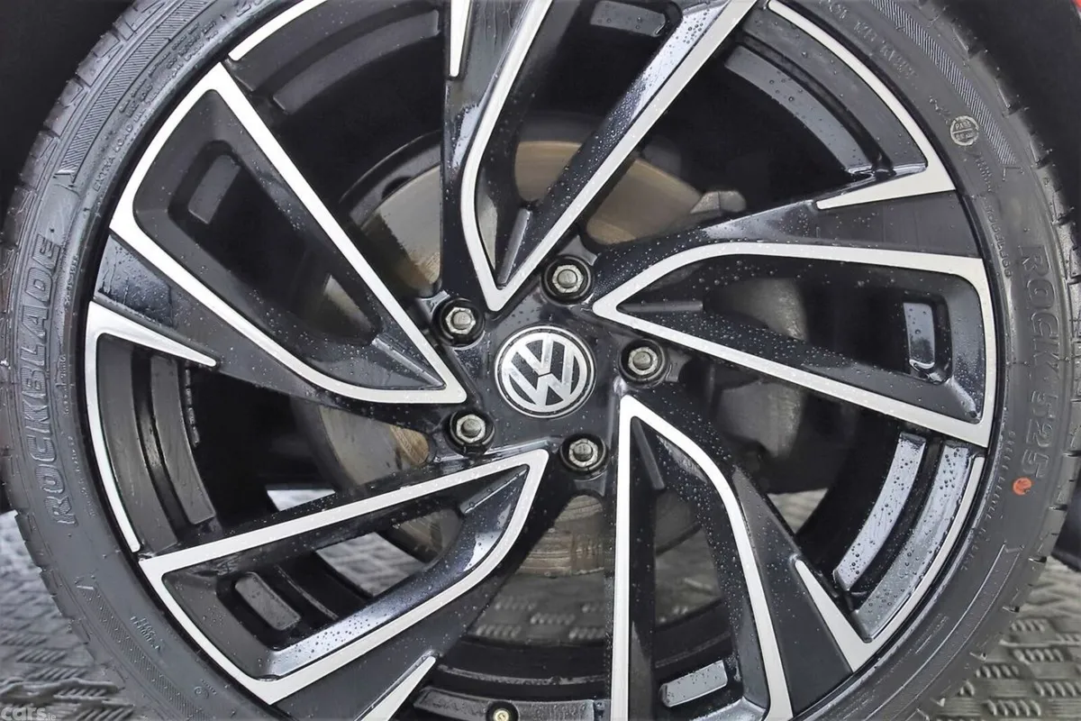 Volkswagen Golf Hatchback, Petrol Hybrid, 2022, Red