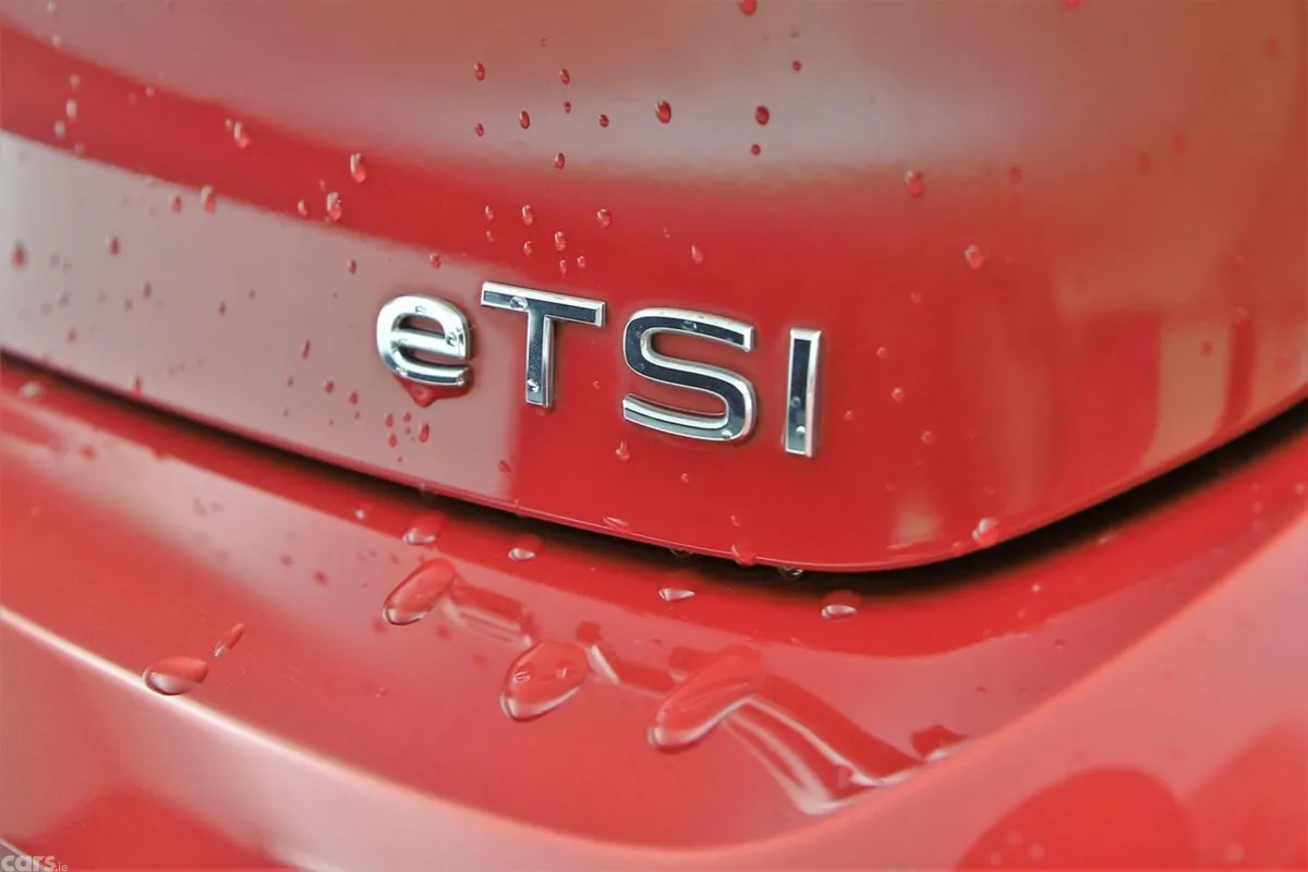Volkswagen Golf Hatchback, Petrol Hybrid, 2022, Red