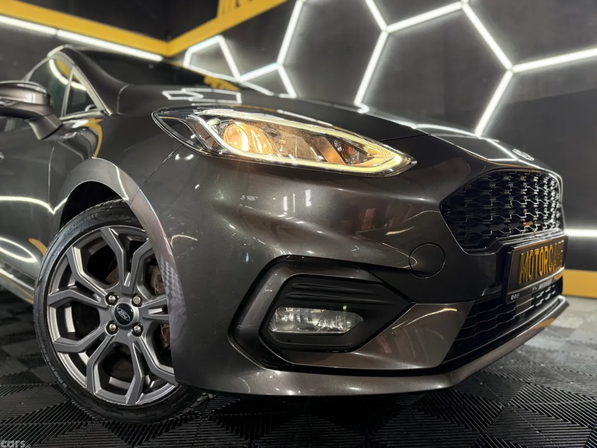 Ford Fiesta Hatchback, Petrol, 2019, Grey