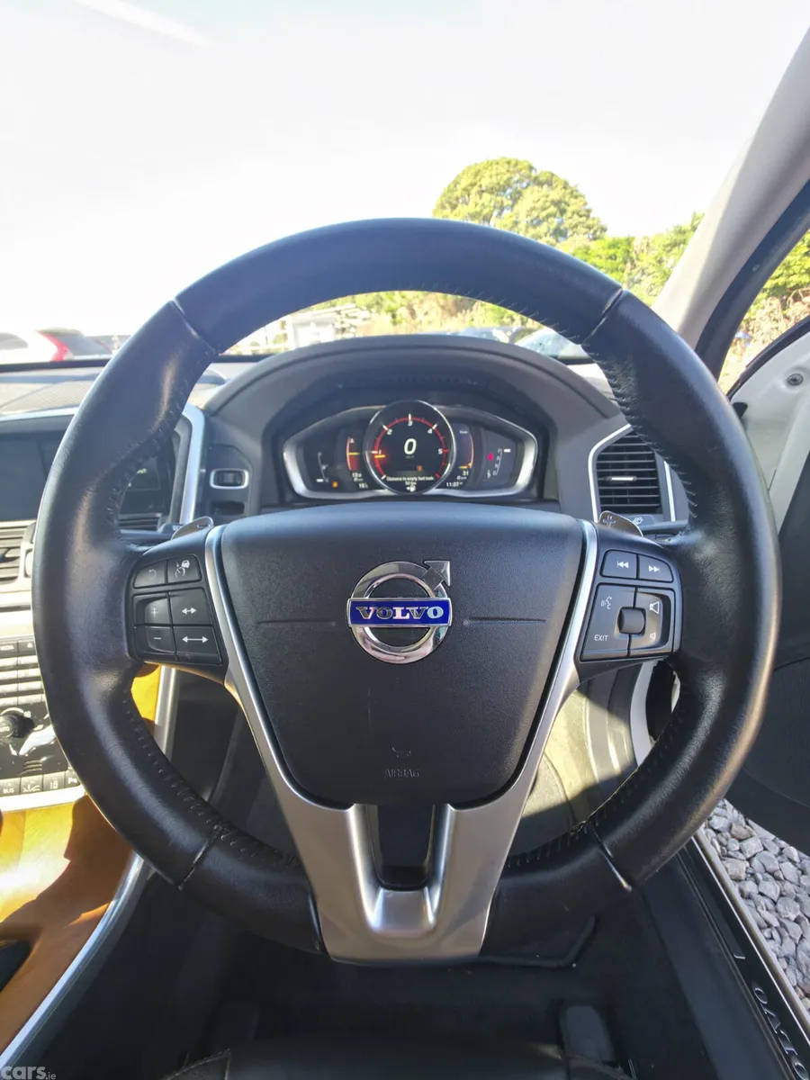Volvo XC60 SUV, Diesel, 2017, White