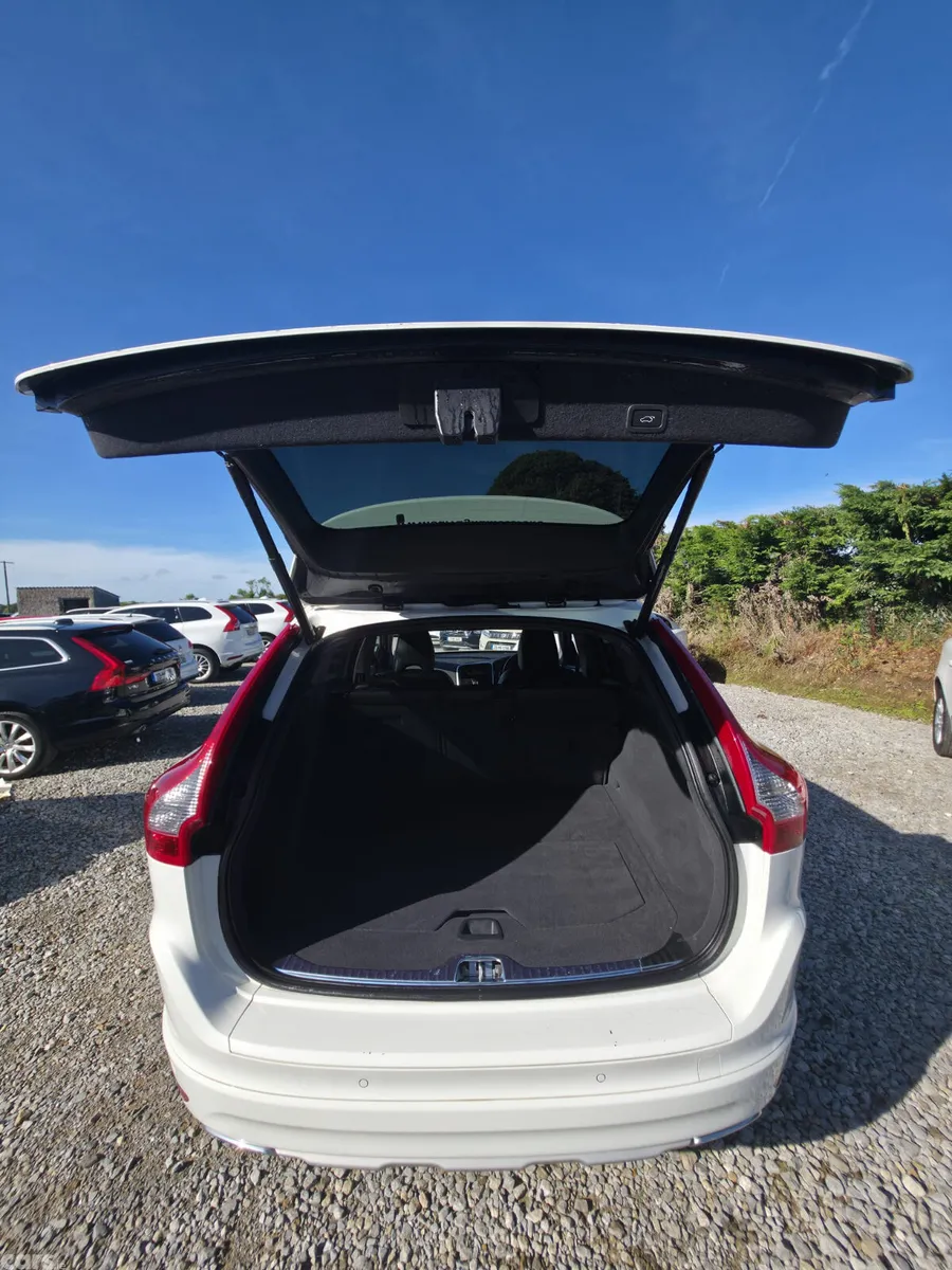 Volvo XC60 SUV, Diesel, 2017, White