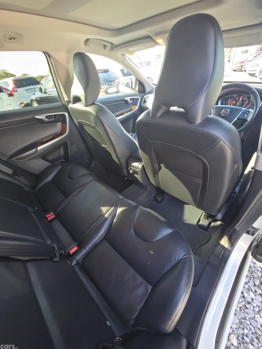 Volvo XC60 SUV, Diesel, 2017, White