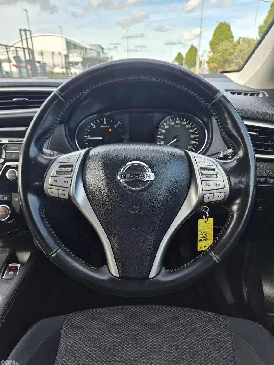 Nissan Qashqai Hatchback, Diesel, 2015, Grey