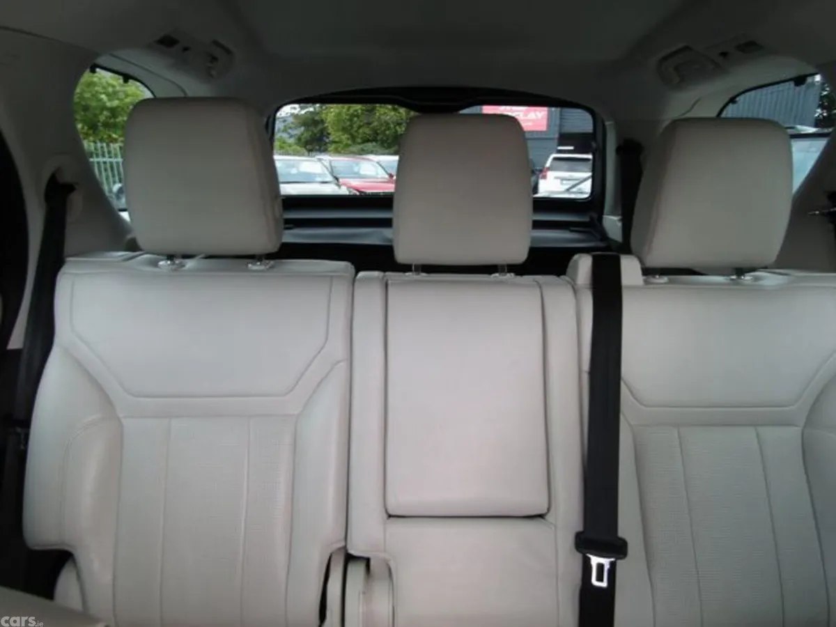 Land Rover Discovery Estate, Diesel, 2017, Black
